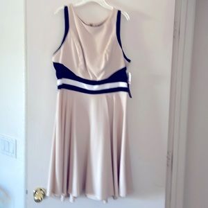 Sleeveless A line dress